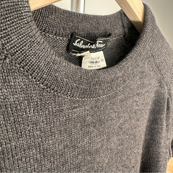 Salvatore Ferragamo Charcoal Knit Sweater 100% fleece wool vintage medium - Picture 5 of 6